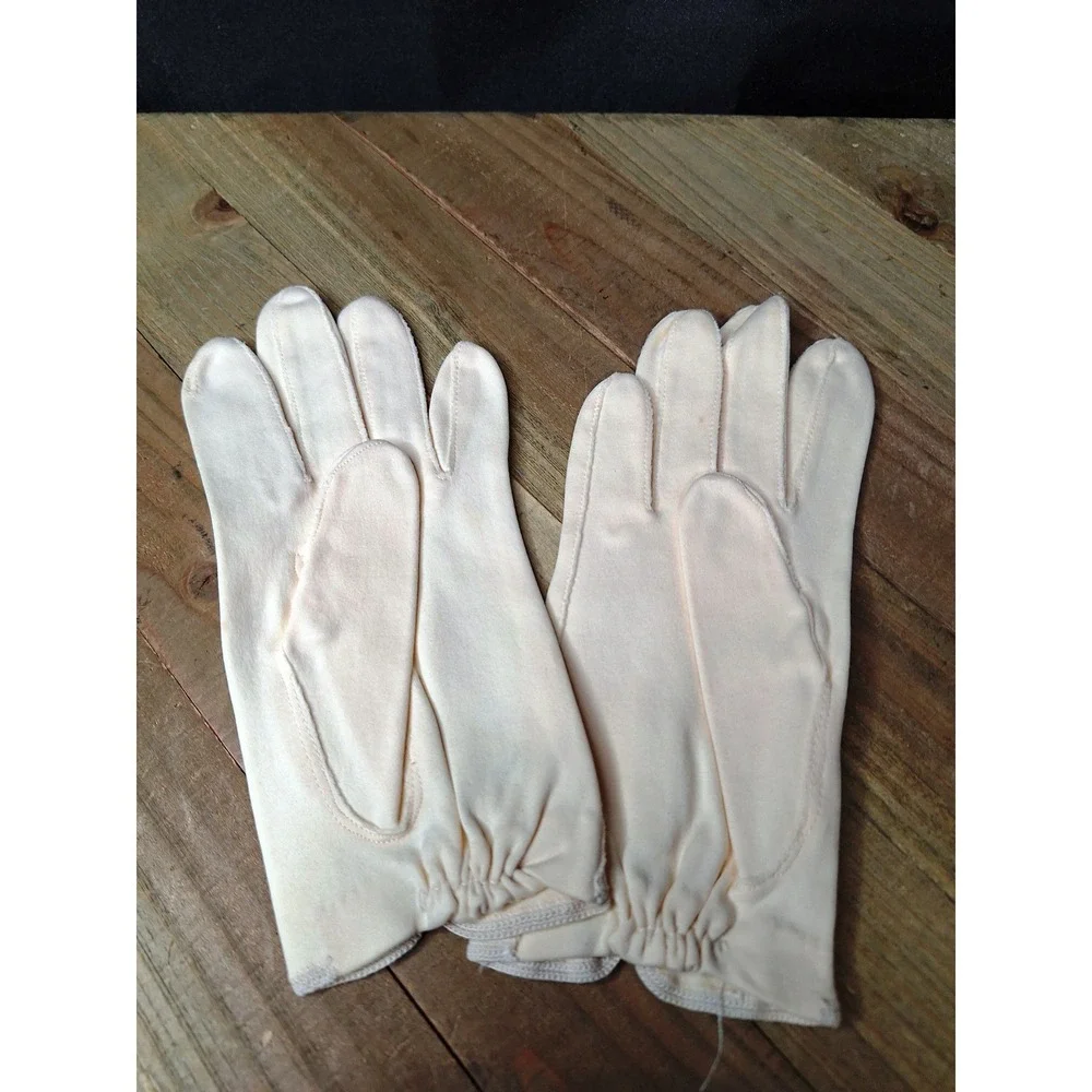 Vintage Cream Wrist Length Formal Gloves Scalloped Button Detail Mid Century